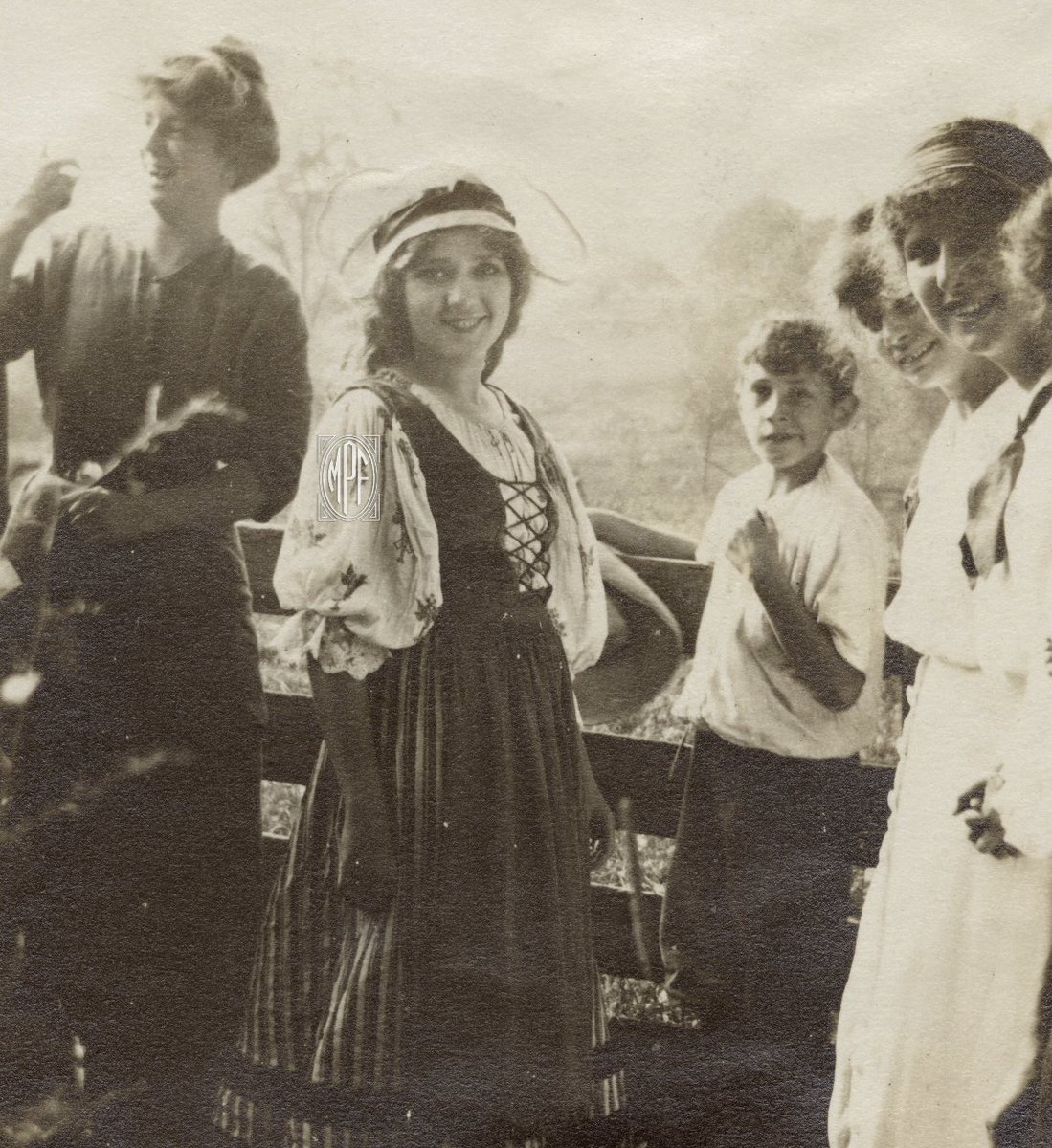 TheMaryPickford's tweet image. Mary in costume as Fanchon the Cricket enjoying a break on the set in 1915.
#marypickford #onset #hollywoodlegend #womeninfilm