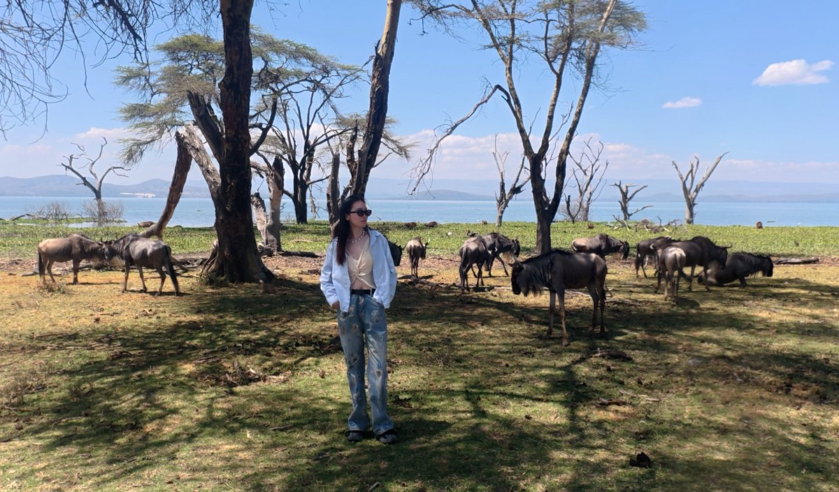 Medge1010's tweet photo. 现实如山 而我浪漫如云
#kenya #naivashalake #肯尼亚 https://t.co/BXPvXMMD1Y
