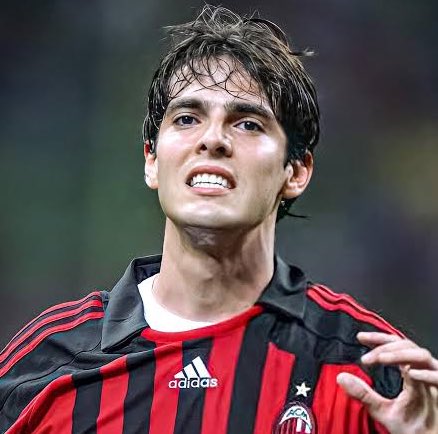 PortalMilanBR's tweet image. quero polêmicas, qual auge foi melhor?

Kaka 2007 x De Bruyne 2021