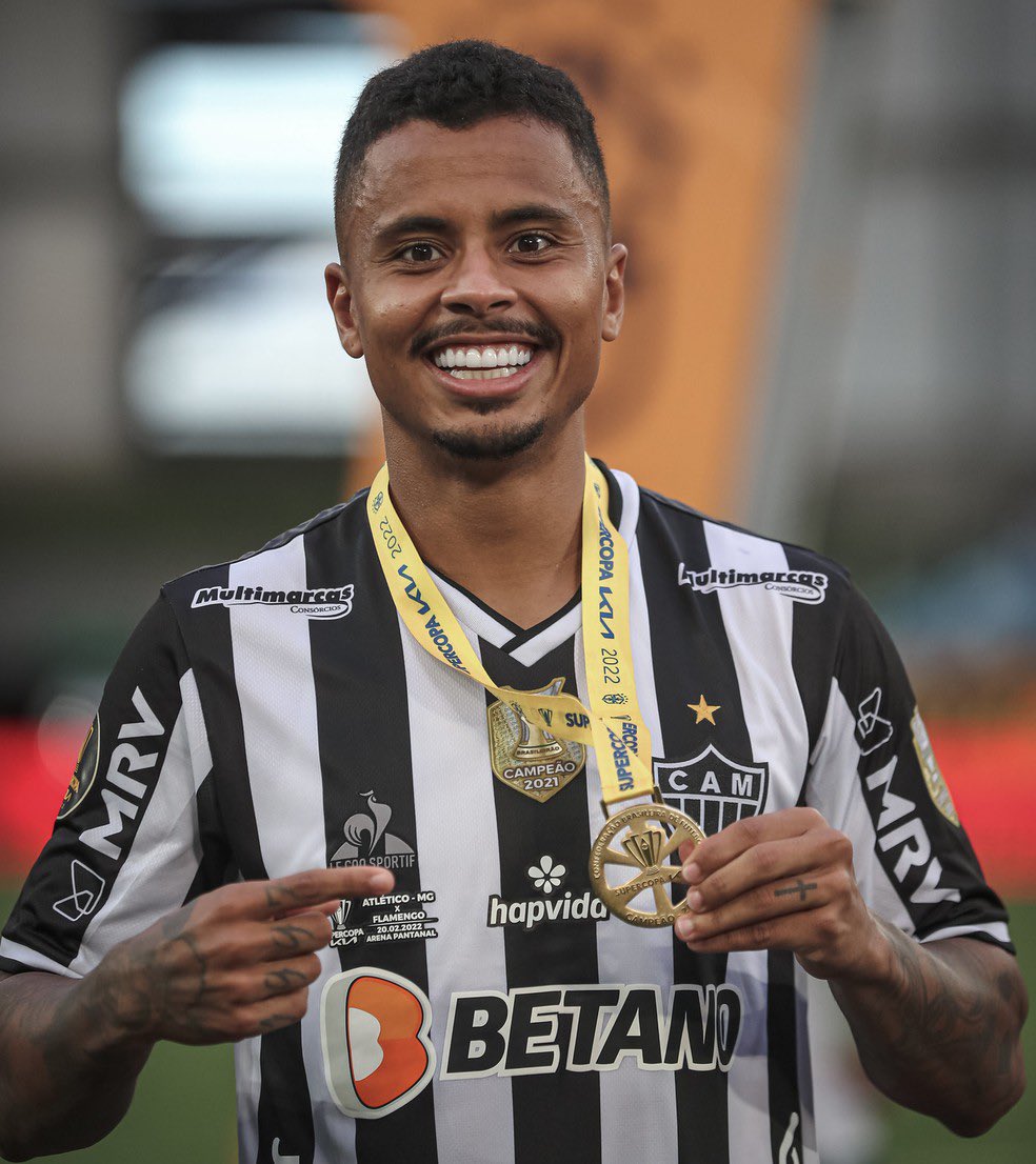 are_cruzmaltina's tweet photo. 🚨💢 Vasco negocia a contratação do volante Allan, do Flamengo. As conversas são por um empréstimo.

Clube entrou na briga pela contratação do meio-campista, que já trabalhou com Fernando Diniz no Fluminense em 2019.

O técnico, inclusive, já conversou com o jogador.

📰 | @andrehernan | @felipee_sil | Bruno Andrade (@ESPNBrasil)
📸 | Pedro Souza (CAM)