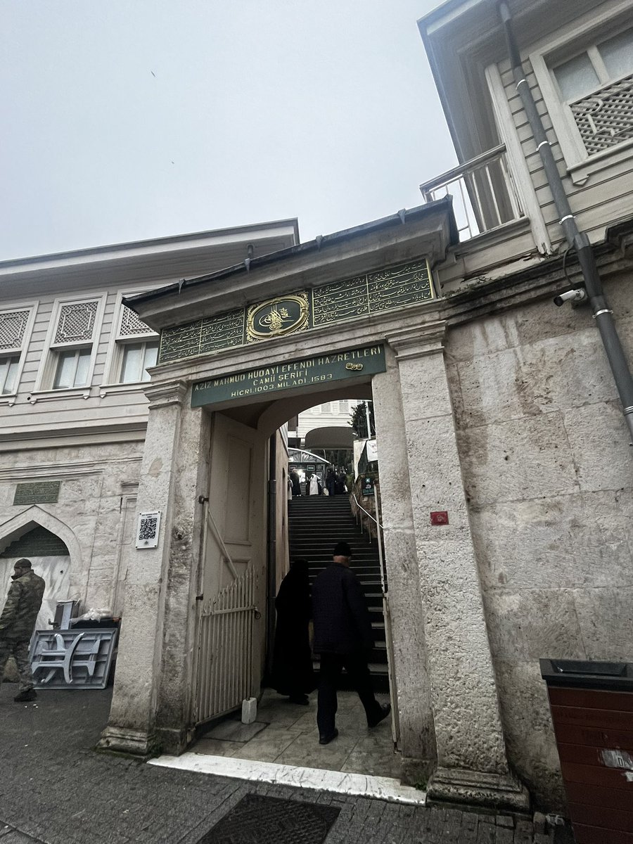 Ne diyorduk başka kapı yok ki gidelim:)