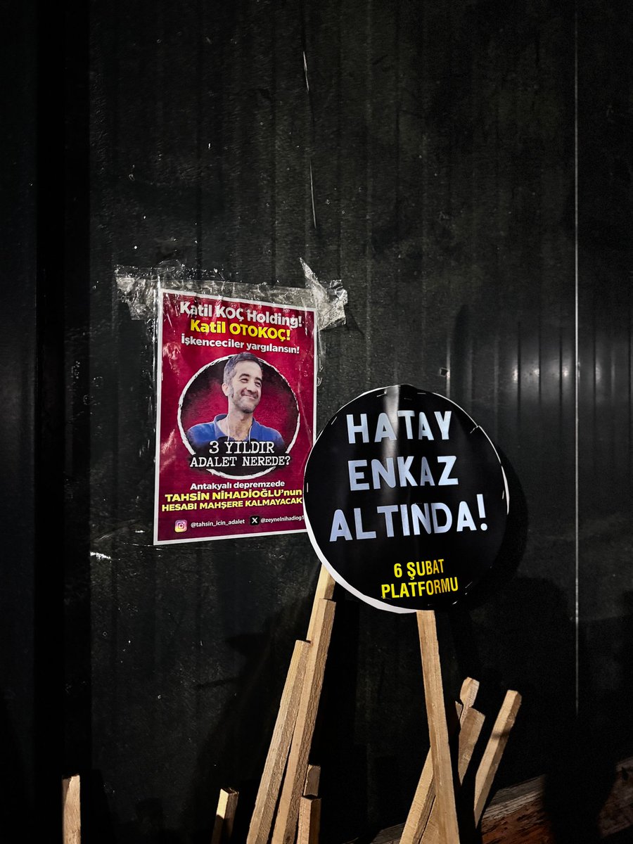 tahsinihadioglu's tweet photo. 5 Şubat 2026 #Antakya afiş çalışmamızdan...
#katilKoçholding #katilotokoç #tahsiniçinadalet #işkencecileryargılansın #selimçamdibitutuklansın 
#hatay #6subat2023 #türkiye #işçi #cinayet @kocholding @Otokoc_Otomotiv https://t.co/5dPV2fScH0