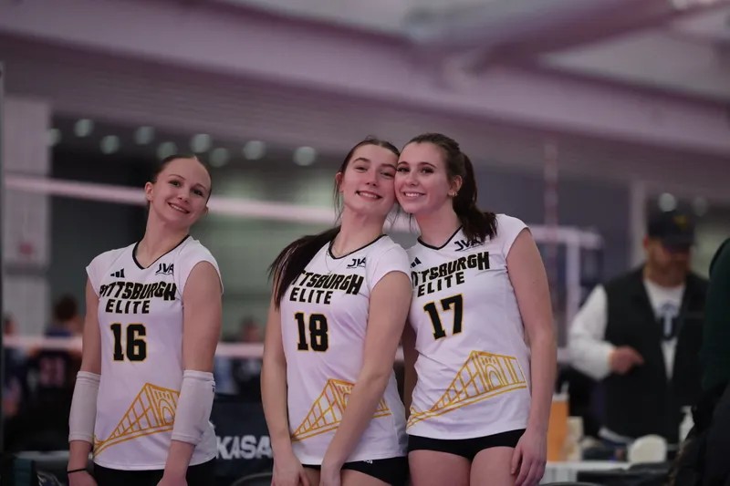AddisonFra80395's tweet photo. Steel City Freeze vibes ❄️🏐

#SteelCityFreeze #ServeReceive #clubvolleyball https://t.co/8fUPIOAu9B