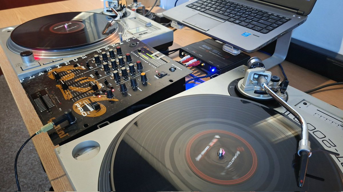Thursday night spinz! #RaneSL3 #SeratoDJPro #GeminiDJ #PT2000Turntables #626ProMixer