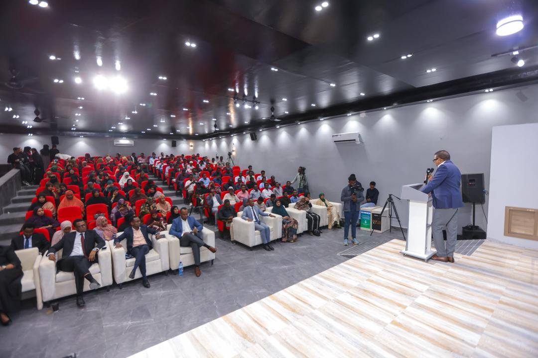 MAP_Puntland's tweet photo. @MAP_Puntland’s Townhall in Garowe (Feb 4), featuring #Puntland Minister of Environment &amp; Climate Change, Hon. @FaroleJr, put climate &amp; environmental risks center stage—linking community concerns with policy dialogue, legislative oversight, and urgent climate action. 🌍 https://t.co/DMfEJAI1yS