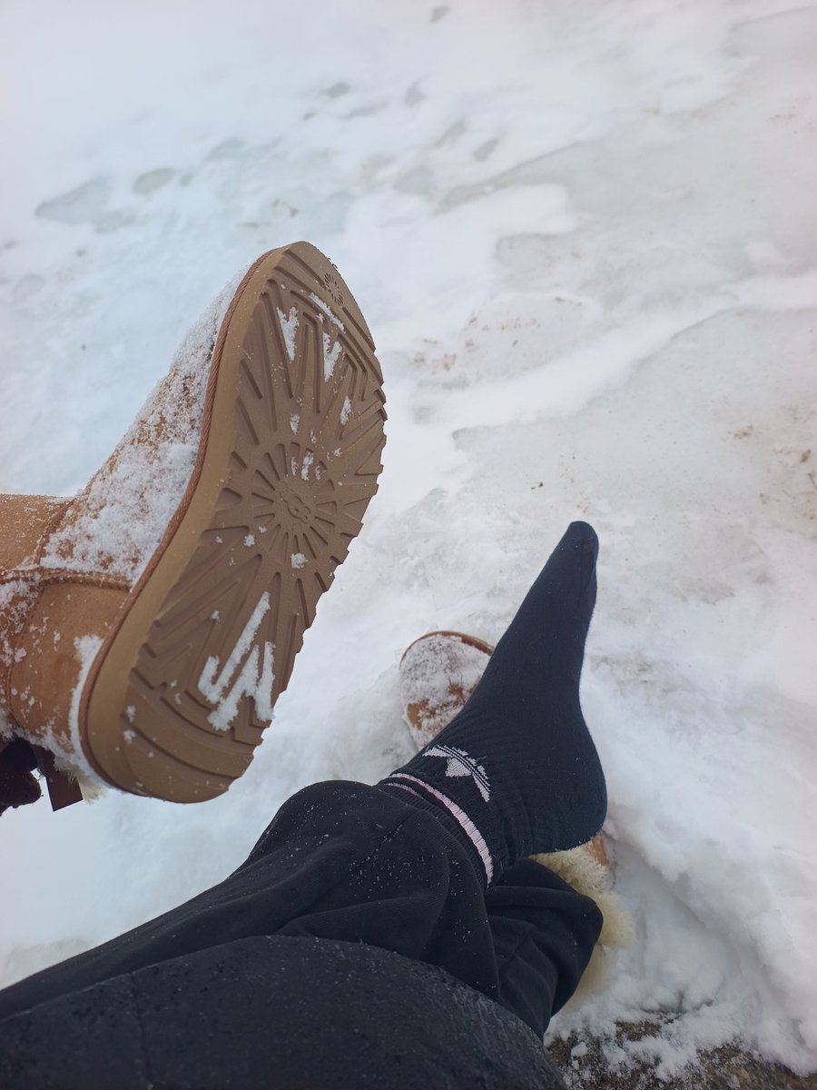 Wer hat schon wieder Schnee bestellt? 🌝

uggboots ugg stiefel boots lady findom fetisch göttin Schuhsohle paypig Geldsklave Stiefellecker schuhfetisch zahlsklave Loser zahlsex stiefelherrin wellworn stiefelliebe schuhliebhaber Stiefelknecht Lederstiefel sweatysocks sockenfetisch