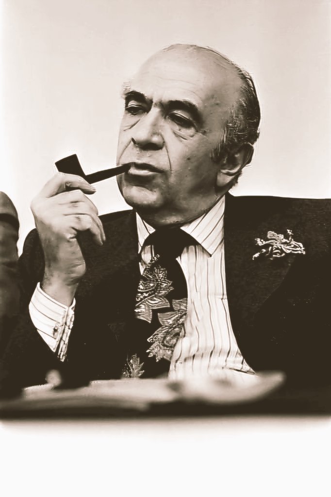 هویدا: «من هیچ‌گاه به این مملکت خیانت نکردم.» #تاریخ