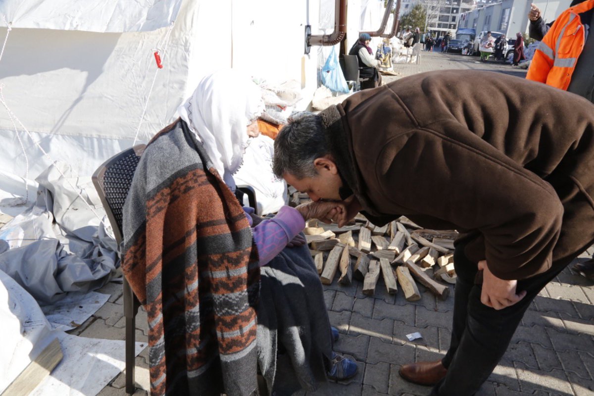 miamustafacftci's tweet image. 2023 yılında meydana gelen ve asrın felaketi olarak nitelendirilen Maraş merkezli depremde, iki ay kadar Afşin’de Koordinatör Vali olarak görev yaptım.
Depremde vefat eden tüm vatandaşlarımıza Allah’tan rahmet diliyorum. Hz. Mevla ülkemize ve milletimize böyle acılar yaşatmasın.