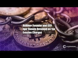 gofajardom's tweet photo. El mayor minero cripto de Rusia, BitRiver, afronta una posible bancarrota tras la detención de su CEO Igor Runets por presunta evasión fiscal. Está bajo arresto domiciliario desde el 31 de enero.
Retiradas de clientes y demandas agravan la crisis.
#BitRiver #CryptoMining #BingX https://t.co/TDlQnGkfMv