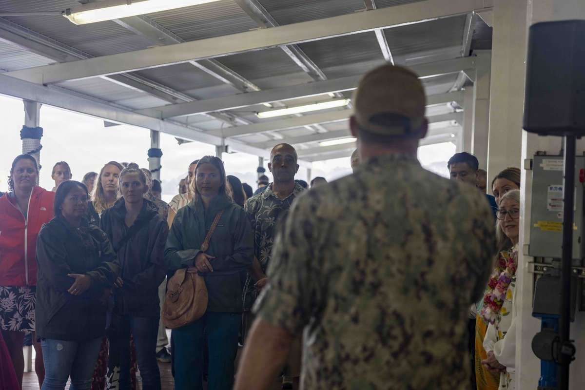 Navy Region Hawaii tweet media