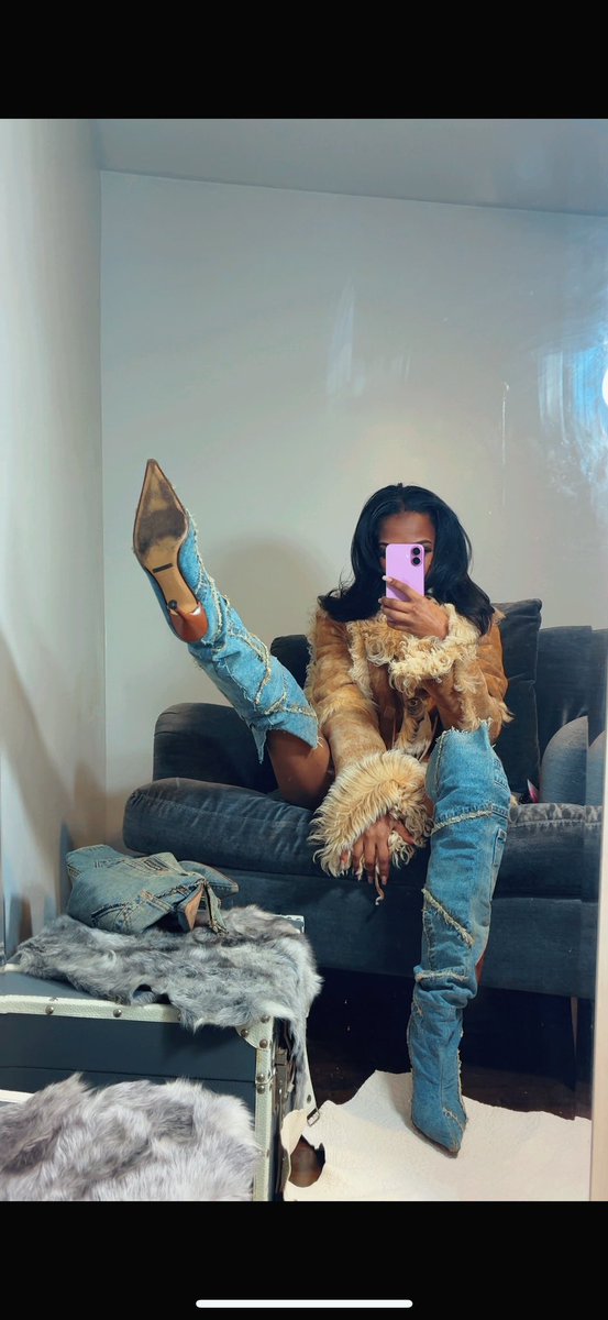 Octobers VO Oddity tweet media