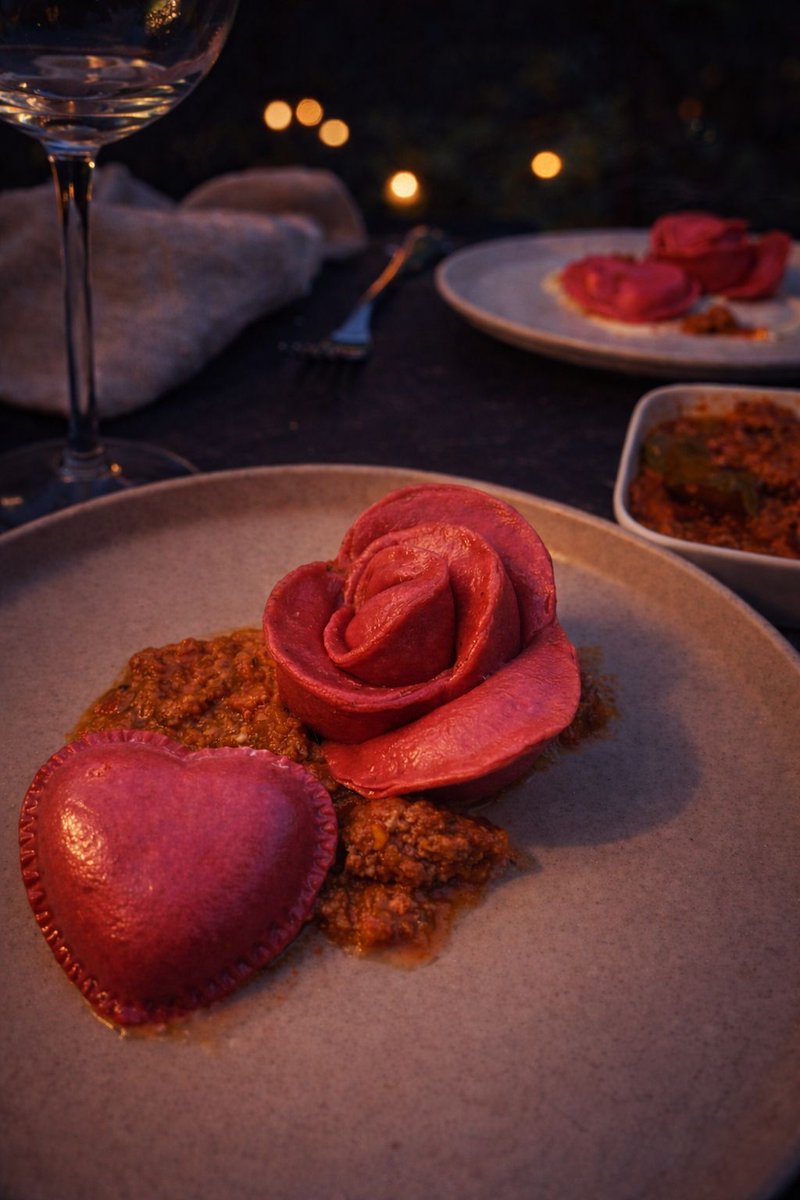 SORTEO DE PASTAS PAULA x SAN VALENTIN

Sorteamos 2 cenas gourmet hechas con un proceso 100% artesanal. Pasta elaborada una por una en edición especial con forma de rosa y corazón, y salsas hechas con amor a fuego lento

-RT+me gusta
-Decí con quién!
-Seguí a (@)paulapastas en IG