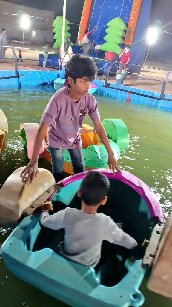 ShriRaghu's tweet photo. @JubinMohapatra  Great events sir kudos, further I bring ur kind notice in walcut maidan under age child is employed in water boat game for hours in water  without safety insulated boot , how abt his health? Pl take N/A🙏🏻 https://t.co/Bavz8WIxlc