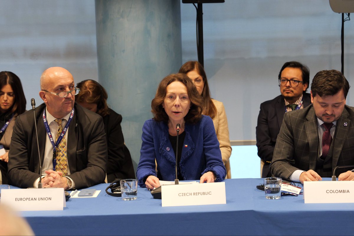 Ministerstvo zahraničních věcí tweet media