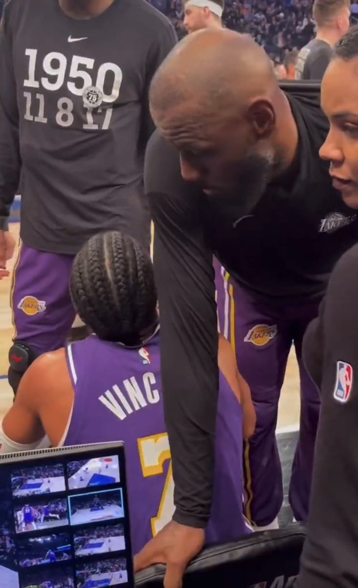 FeelLikeMax tweet media