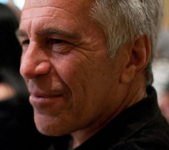 Truthseekah74's tweet photo. Is Geoffrey Epstein alive and hiding in Israel????? https://t.co/LUVaKxmsME
