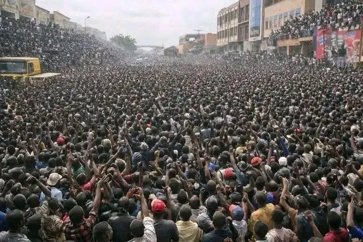 BAKIN BATURE GWARZO tweet media
