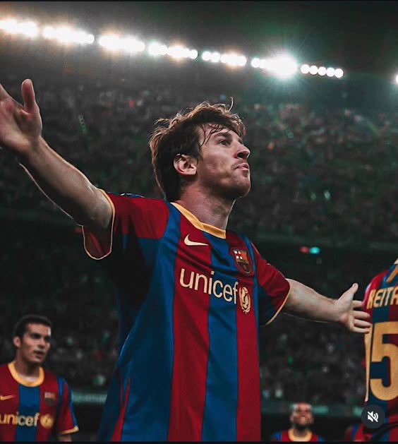 maarcoofdezz's tweet image. 🐐 “LOS NÚMEROS NUNCA MIENTEN”.

• Jugadores con más GOLES:

1.🇵🇹 Cristiano Ronaldo (954)
2.🇦🇷 Lionel Messi (896)
3.🇦🇹 Josef Bican (805)

• Más ASISTENCIAS:

1.🇦🇷 Lionel Messi (407)
2.🇭🇺 Ferenc Puskás (359)
3.🇳🇱 Johan Cruyff (358)

• Más DRIBLES exitosos:

1.🇦🇷 Lionel Messi…