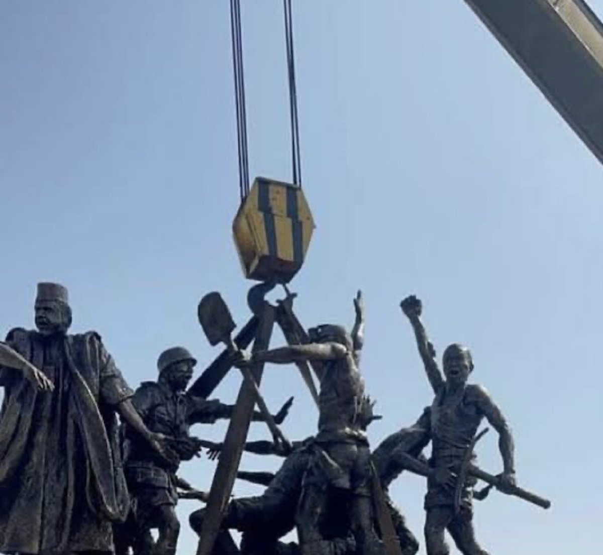 basolino1's tweet photo. @NigeriaStories Finally! Know your history. Some of them are hidden in songs as blacks sings in happiness and pains. https://t.co/ulaQTUdhrH