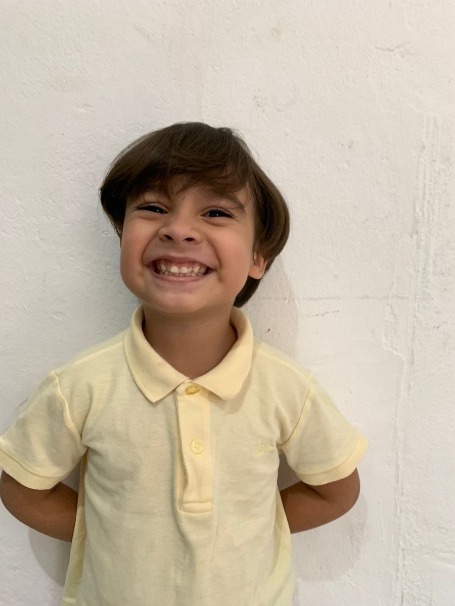 Predoyan's tweet image. Tentativas de fotos 3x4