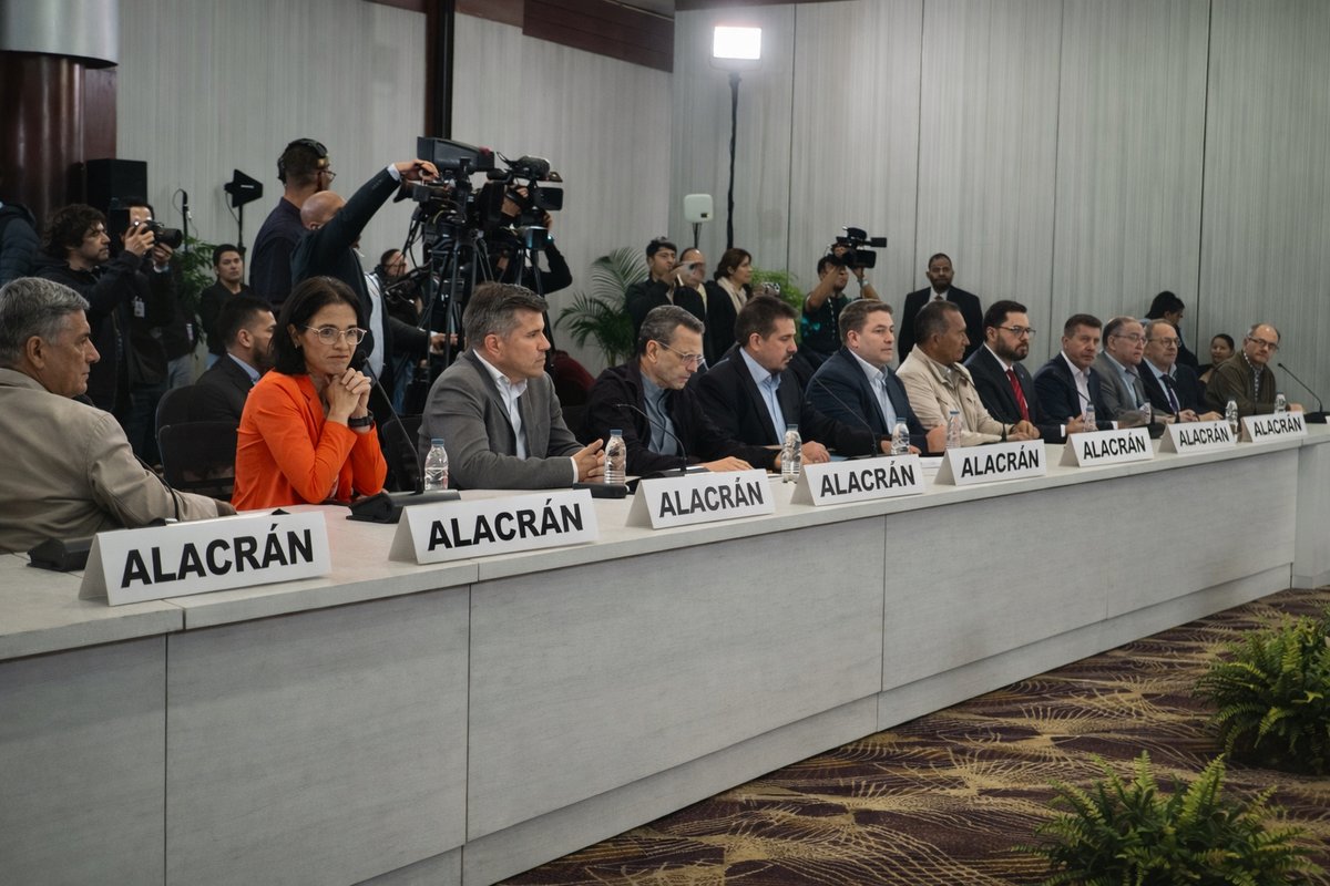 🦂 Estos alacranes, unos chupamedias intelectuales de una oligarquía podrida hasta el tuétano, inyectando veneno a una nación que ya los repudia con el rigor de la historia.  No representan al pueblo soberano, sino a los capos que los engordan con las migajas del poder robado.