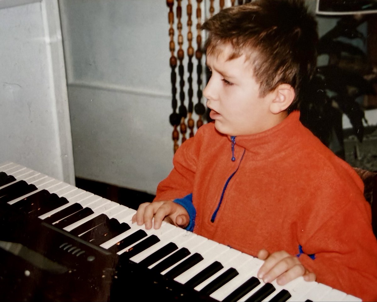 AJTaudio's tweet photo. Throwback: me trying to become someone
#throwbackthursday 
#tbt https://t.co/IBrN719Sw7