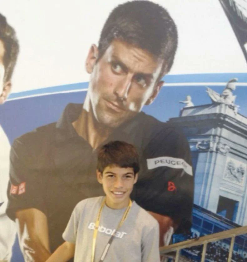 Djoko_UTD's tweet photo. 9 year old Alcaraz with Djokovic’s poster 😭❤️ https://t.co/wDX00KVjkI