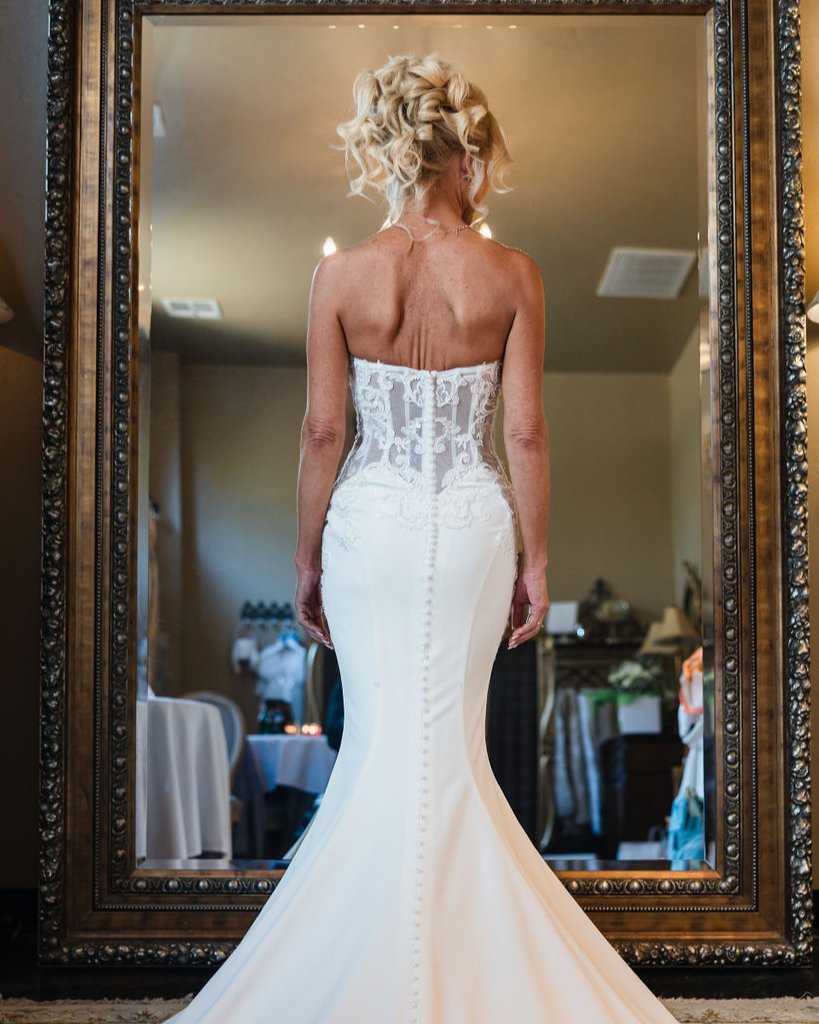 Planning your dream wedding? We offer flexible packages for 2 to 250 guests, from all-day celebrations to weekend exclusives. 

Our team handles every detail so you can enjoy our historic Normandy castle. 

Visit our website to learn more! 1l.ink/MD78N8N