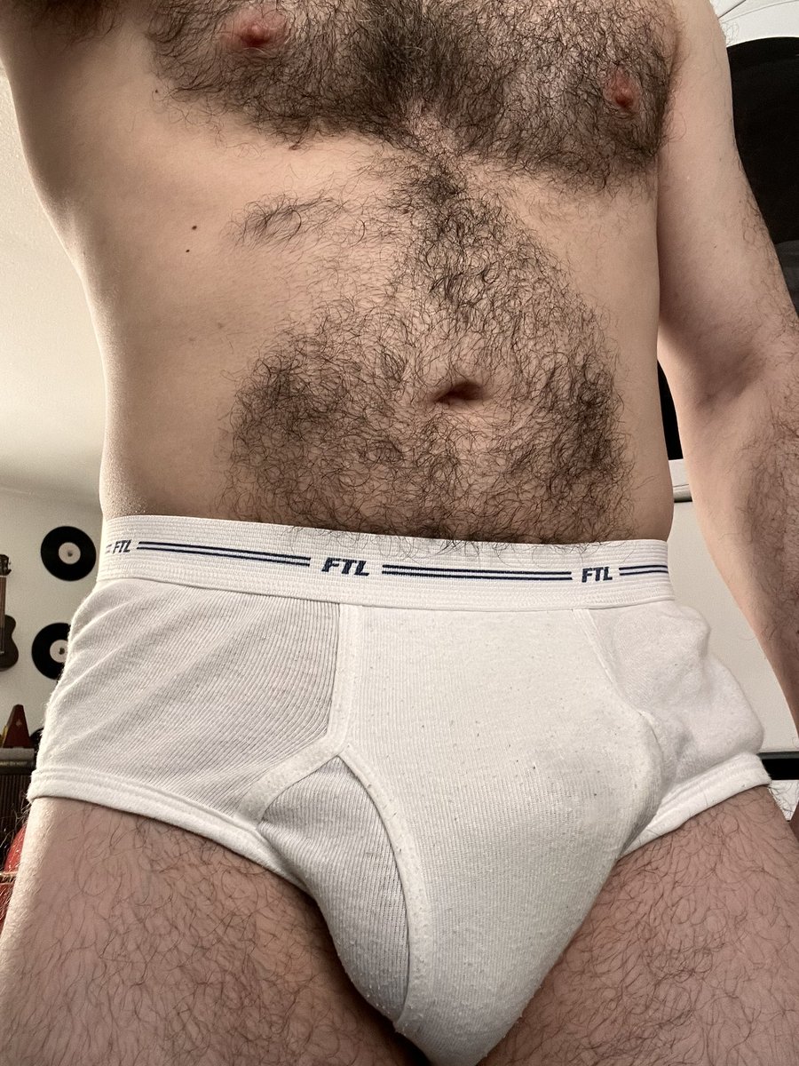 Good lighting babe! 👌 #briefs #whitebriefs #tightywhities #ftl #fruitoftheloom