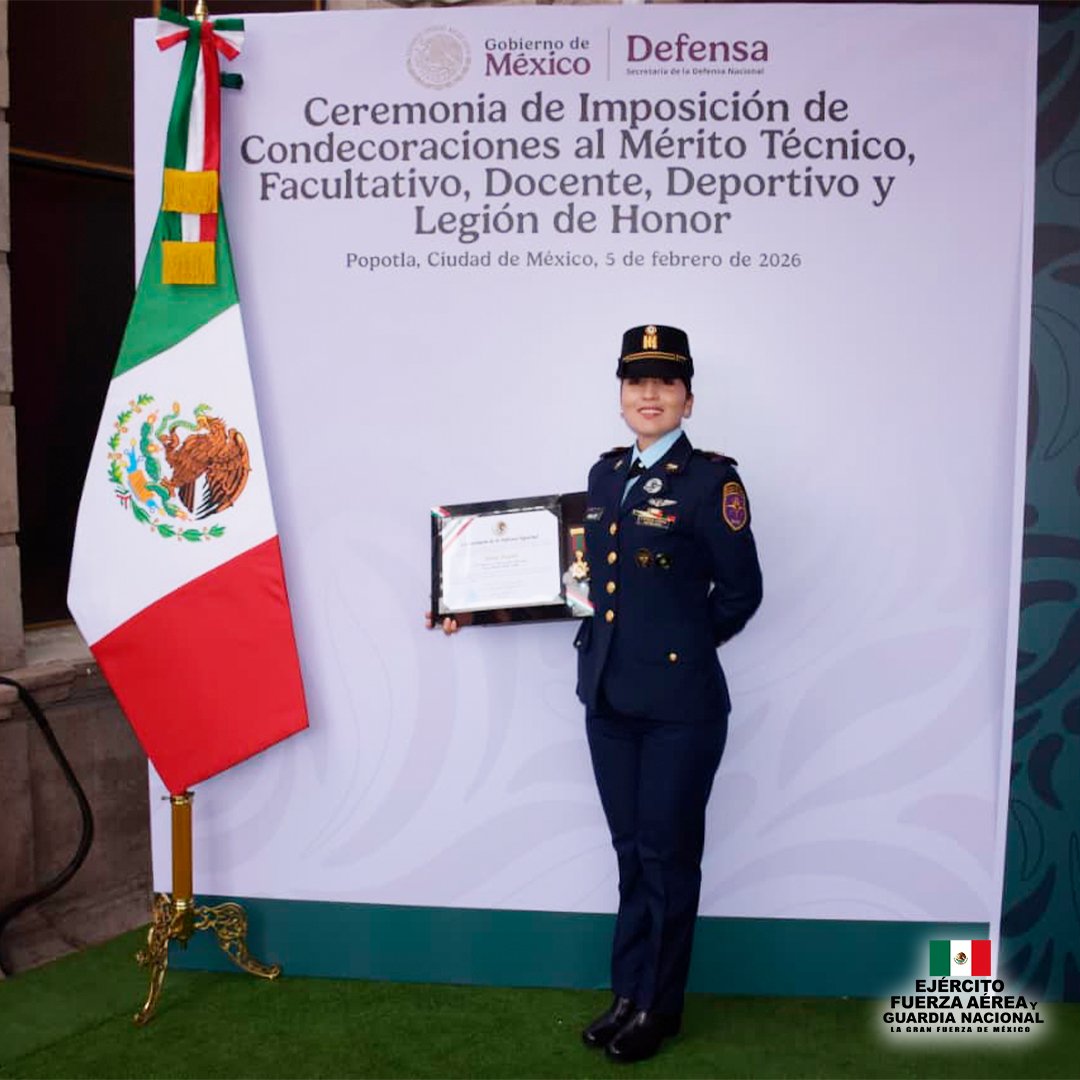 ¡Imposición de Condecoraciones al Mérito Técnico, Facultativo, Docente, Deportivo y Legión de Honor!

En el marco del CIX aniversario de la Promulgación de la Constitución Política de los Estados Unidos Mexicanos, el General de División de Estado Mayor, Enrique Martínez López,
