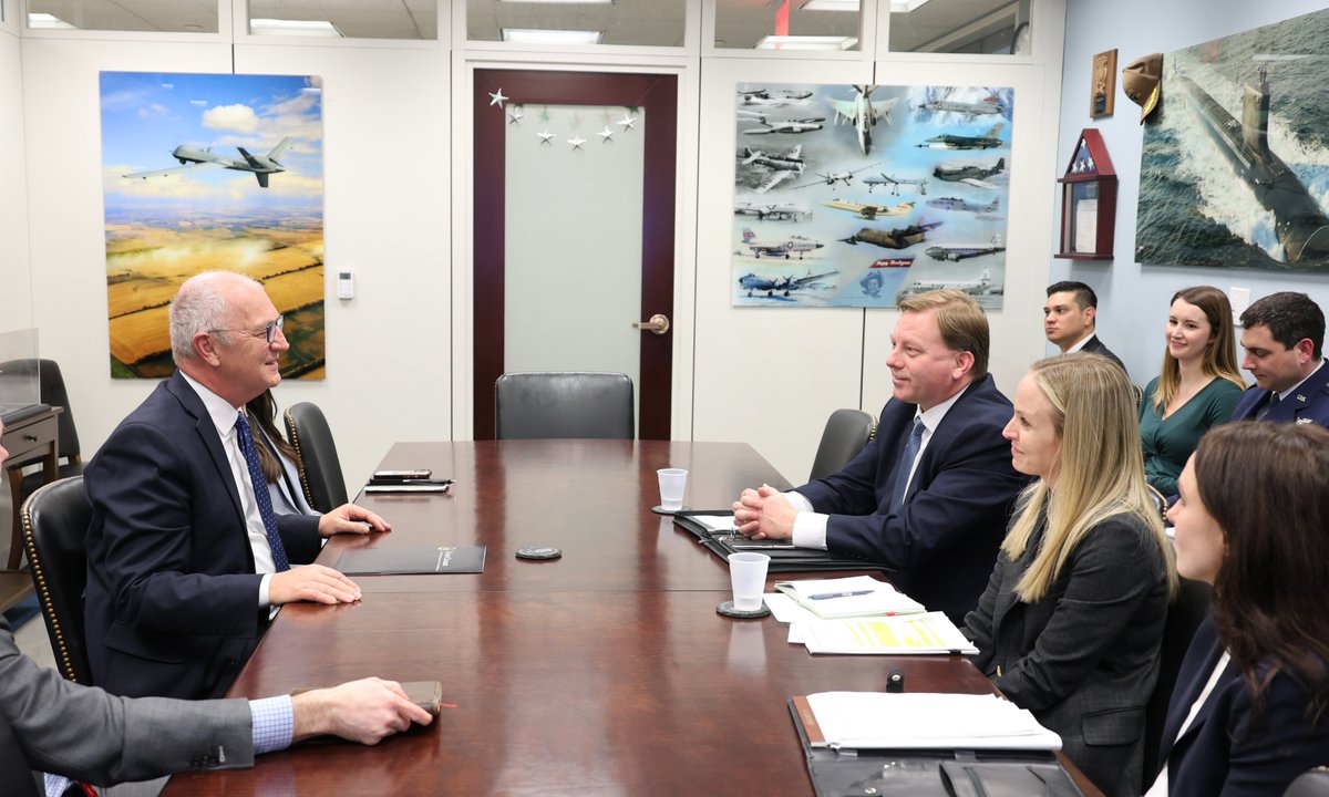 Good discussion with Under Secretary <a href="/USDASDuffey/">Under Secretary of War Michael Duffey</a> on streamlining cumbersome defense acquisition and prioritizing domestic supply chains of rare earths and critical minerals, like those found in North Dakota’s abundant lignite coal. American innovation is the solution at home and