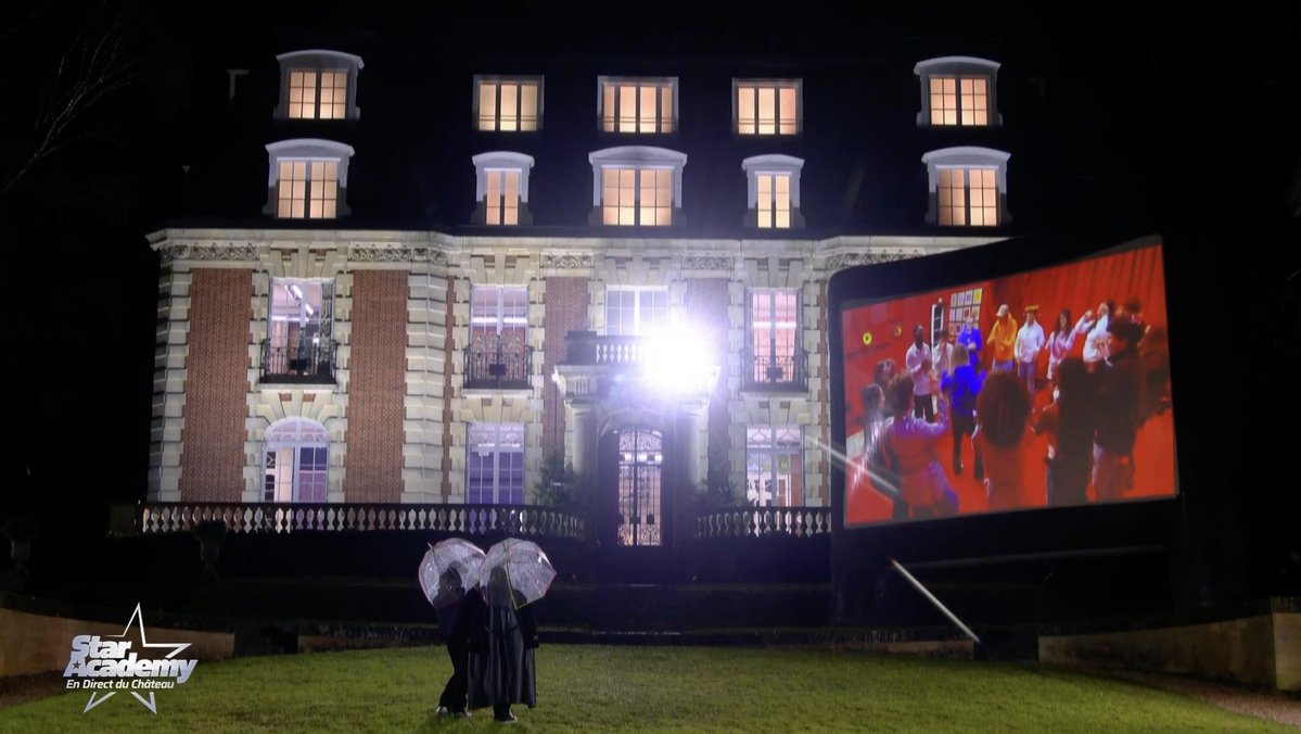 StarAcGang's tweet image. Ca y'est... Le château ferme ses portes, les chiches s'en vont 😪 Un dernier moment d'émotion avec le récap de leur aventure sur l'écran. 
Fin du live les amis et à dans quelques mois le château pour accueillir la nouvelle promo ! 
#StarAcademy #StarAcademyLeLive #StarAcademyLive