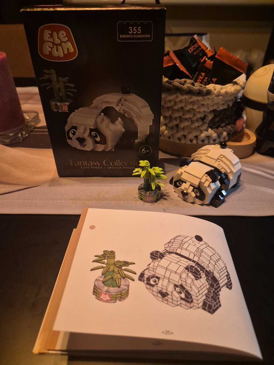 ELF_KISSME_PL's tweet photo. Another panda made from microblocks, so cute 😍
#handcraft #microblocksfun #panda🐼 #pandafigurine #pandasworld🐼❤️ https://t.co/QOxnJ7bYa5