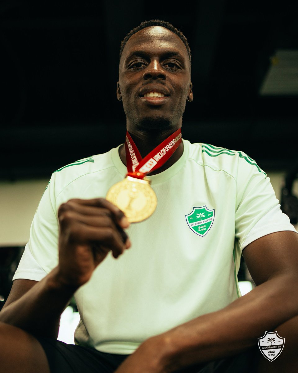 🚨🚨🚨🚨🚨🚨🚨🚨🚨🚨🚨🚨🚨🚨🚨

مستحيييييييييييييييل!!!!!  هذا رقم جنوني يا رفاق!!!!!

ادوارد ميندي خرج بـ (7) شباك نظيفة من آخر (7) مباريات مع النادي #الأهلي ومنتخب السنغال!!!! 🤯🇸🇳💚

لم يستقبل أي هدف — ما شاء الله!!!!! 👏

😱😱😱😱😱😱😱😱😱😱😱😱😱😱😱