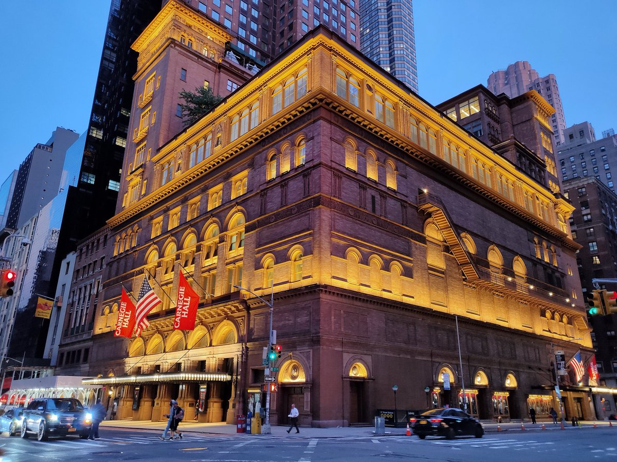 Opera with Opera News tweet media