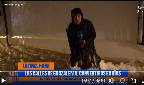 jaimevb_PRL's tweet photo. Los derechos de los trabajadores incluyen no exponerlos a peligros innecesariamente, el art 15 de la #LPRL lo deja muy claro
La televisión prima el espectáculo para informar en lugar de proteger a sus reporteros
@rtve @ccoortve @UGTRTVE @MalasLenguas_Tv
https://t.co/NiEOlBJ0Sz https://t.co/9Pcl8HAZN3