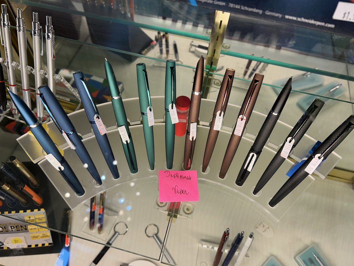 Pam - Pen Lover tweet media