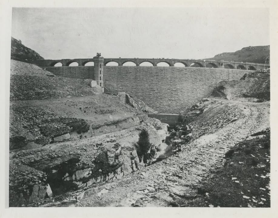 Cwm Elan Valley tweet media