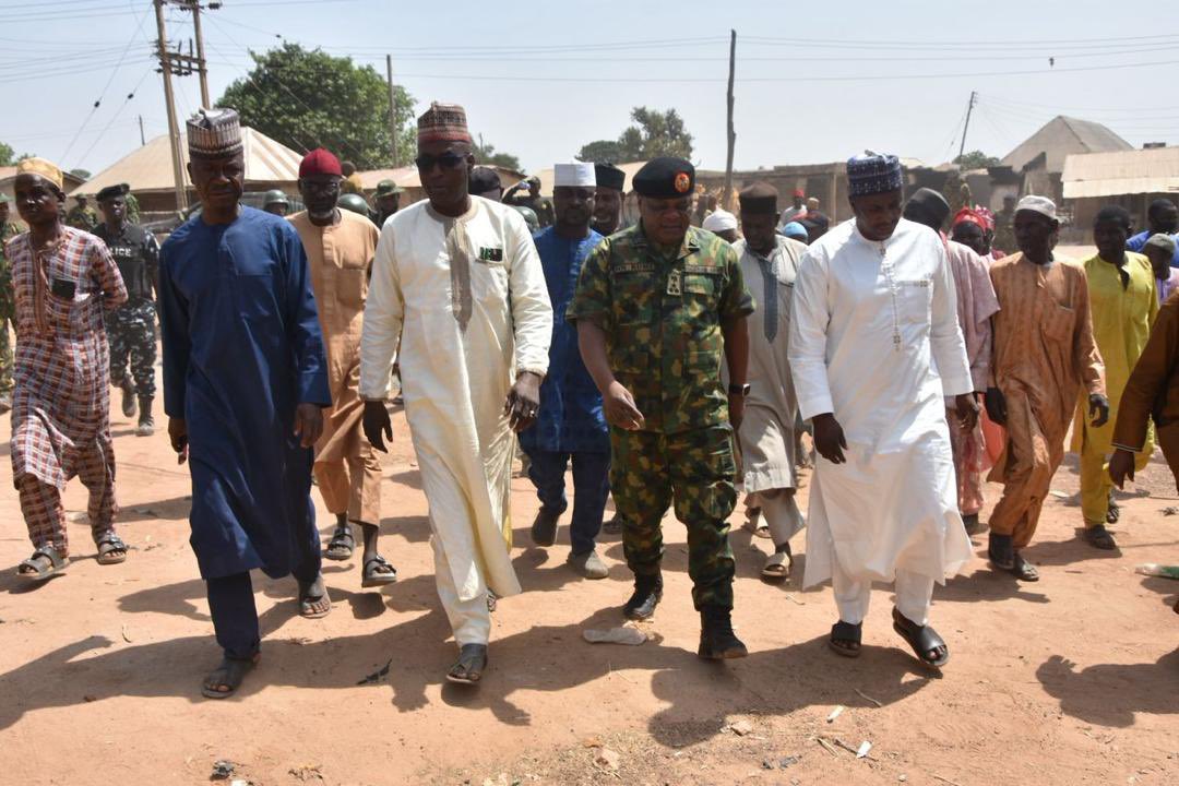 ibn_jamar's tweet photo. Nigerian troops in Kaiama

First photo; Commander 22 Bde with Chairman Kaiama LGA and some members of the State House of Assembly at Kaiama on Thursday. Photo 2: The commander listens to the Village Head of Worro who was earlier said to be missing. after troops found him. https://t.co/LEKvScNpYF