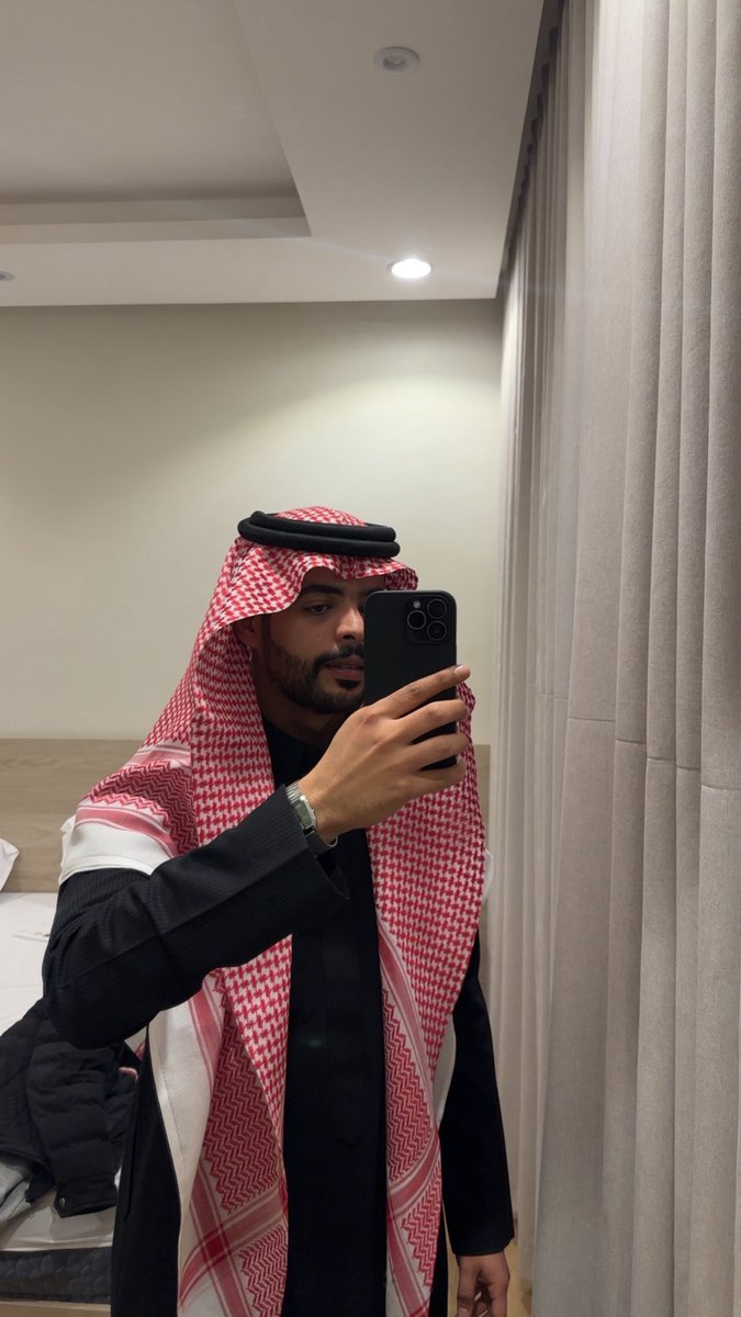 معاد تخدعني  . .  فيما بدالي 
وان عدت فيما عفت منيب رجال