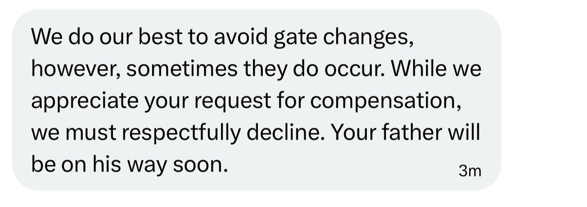 Charm_Dwun's tweet image. Look at the ignorant ass response I just got from @AmericanAir It’s obvious they don’t give a SHIT about their customers.  How do you change a gate and NOT alert the passengers? #shameful #flydelta #poorcustomerservice #retweet #Airlines #deltaair #rt #badcustomerservice