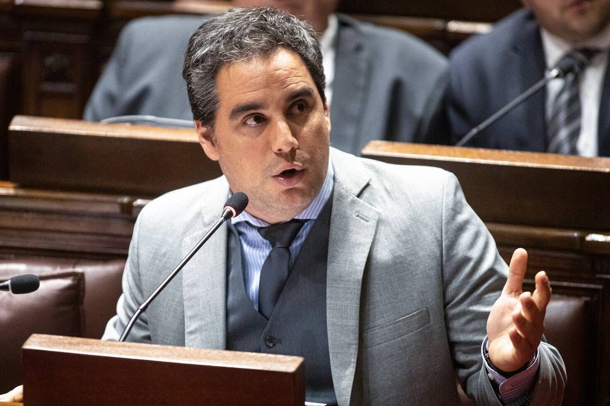 EPreve's tweet image. 💣GOLPEADOR Y VIOLENTO

✔️Acaba de terminar un estremecedor relato de la fiscal Eliana Travers en Fiscalía sobre las amenazas (con armas), insultos y agresiones físicas sufridas por parte de su pareja, el ex diputado blanco Javier Radiccioni. 

✔️ La víctima aportó pruebas sobre…