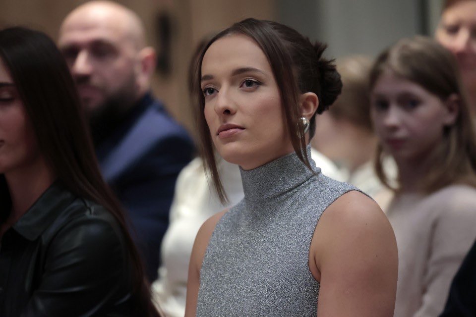 haven’t moved on from this iga look🥰🥰 miss pretty face!!