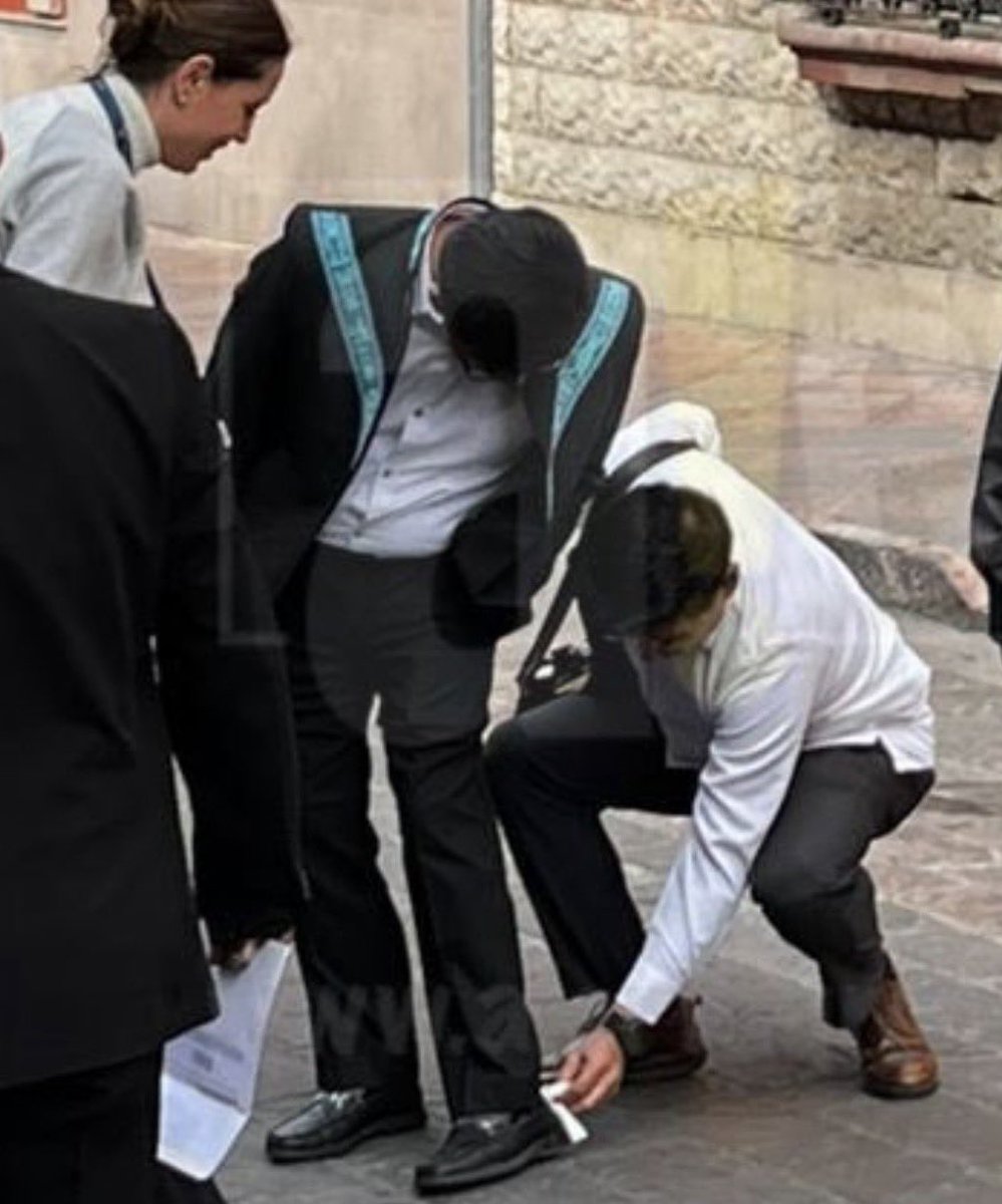 El ministro indígena <a href="/HugoAguilarOrti/">Hugo Aguilar Ortiz</a> sigue desatado..

En campaña // En el cargo