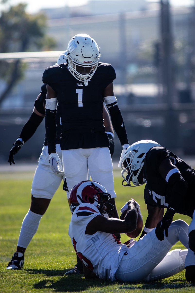 BC Thunder Football tweet media