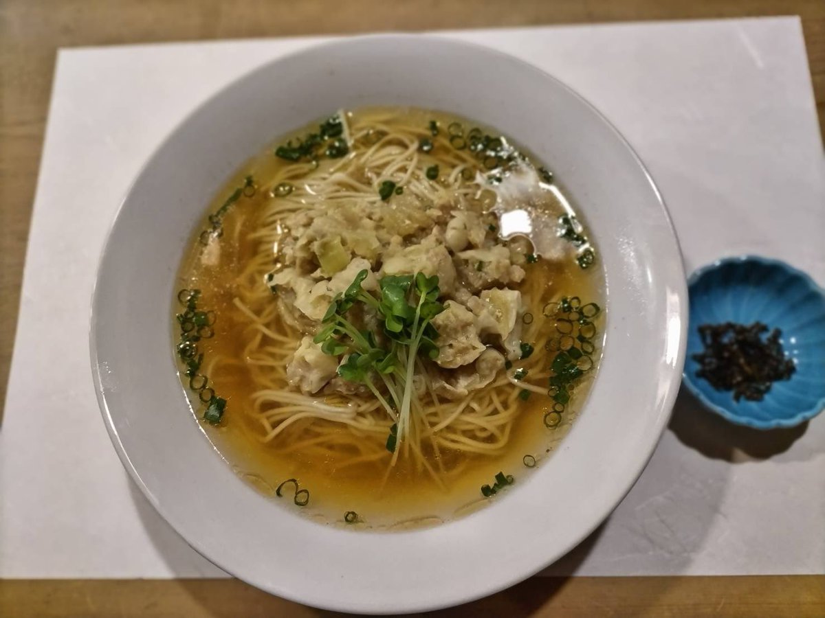 おはようございます。

昨日も沢山のお客様にご来店頂きありがとうございました。

本日のランチ営業はお休みとさせて頂いております。

また明日より宜しくお願い申し上げます。

シューマイラーメン…
中の人、迷走しすぎですかね…