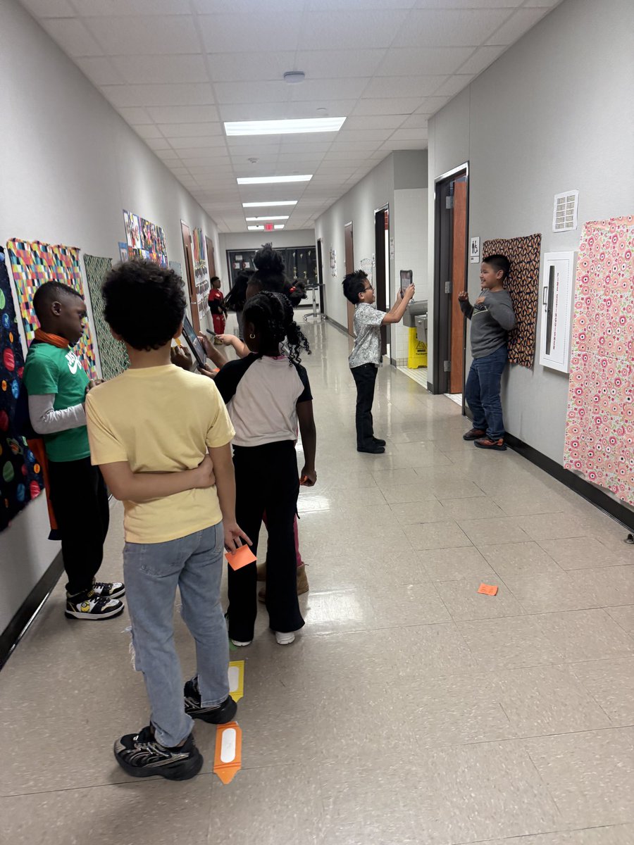 mslowpaz's tweet photo. Day 4 of photography- Our #thirdgrade @Cypresswood_ES #WorkshopWolves wereare experts, the majority of this crew has been in workshop w me for 3 years & look forward to the panels on the walls @dr_xm_davis @soniacruso @RayMondragon @drgoffney #AldineStory @AldineArt #cwoodcreates https://t.co/MHnl0Chel3