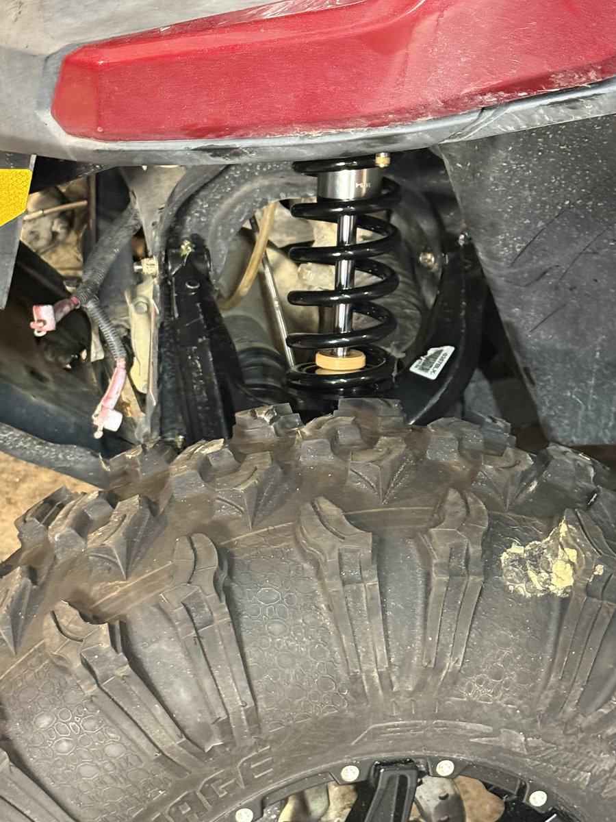Johnny_Joey's tweet photo. So went to the inter.. I found these @roughcountry 2” forward A arms cheaper than OEM A arms. That allowed me to put 30” tires on it. Found these wheels and tires on Facebook marketplace for $500. Knowing I’m going to put heavy steel (scratch and dent) #RanchArmor bumpers and racks on it I upgrade to these RC reservoir shocks.