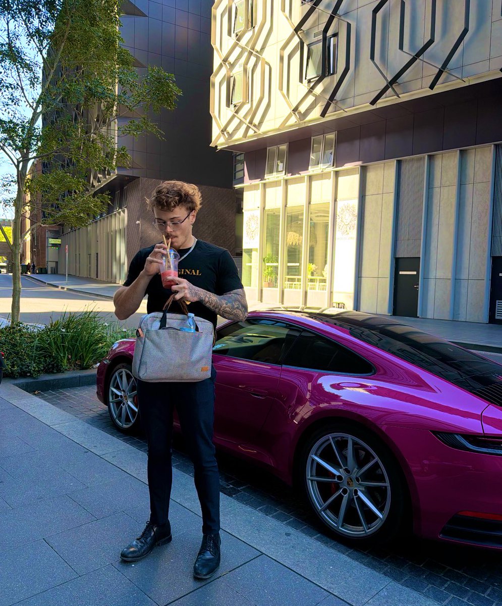 Michael Vellah tweet media