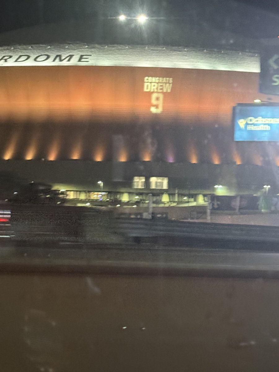 nick_underhill's tweet image. Superdome lit up with a “Congrats Drew” graphic